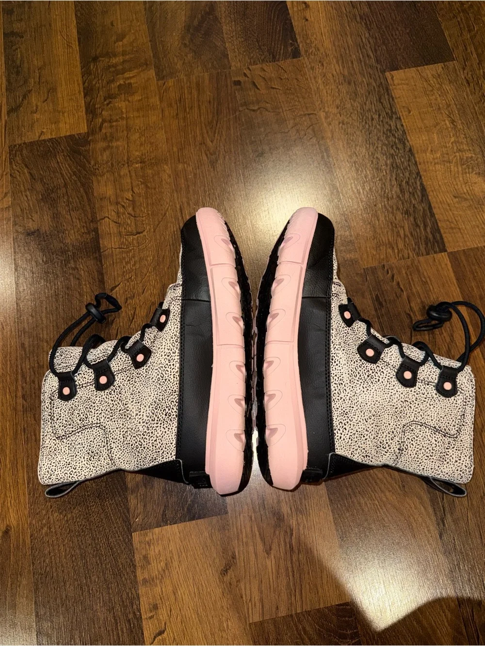 Sorel Whitney Lace-Up Snow Boots in Black and Pink and Leopard (kids size 5)